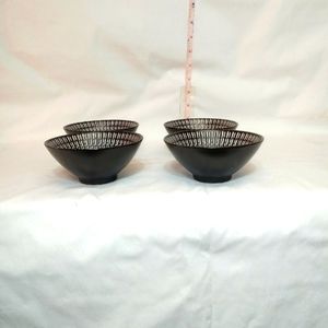 𝅺SET of 4 ceramic bowls. (new never used).